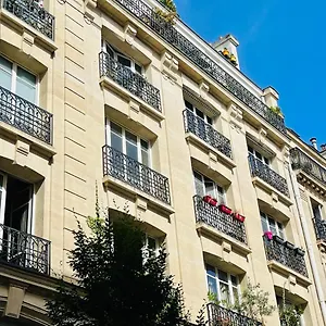 https://centre-dernier-etage-vue-ascenseur-apartment.fr-paris.fr
